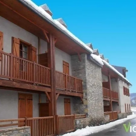 Village 3 * Vignec